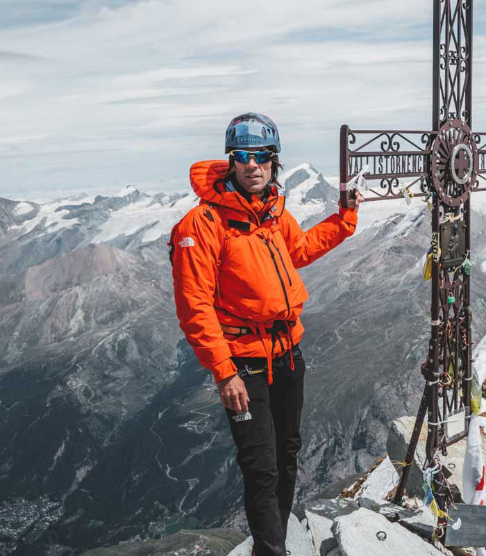 Hervé Barmasse climbing Matterhorn Img4