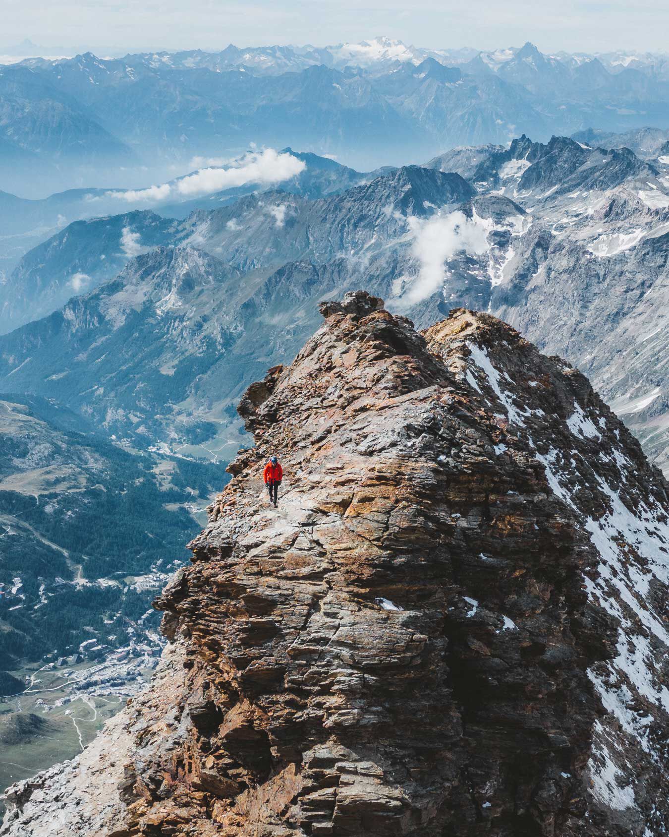 Hervé Barmasse climbing Matterhorn Img1