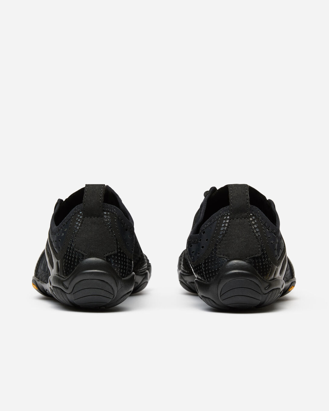 V-Run Total Black | Man | Vibram display picture 1