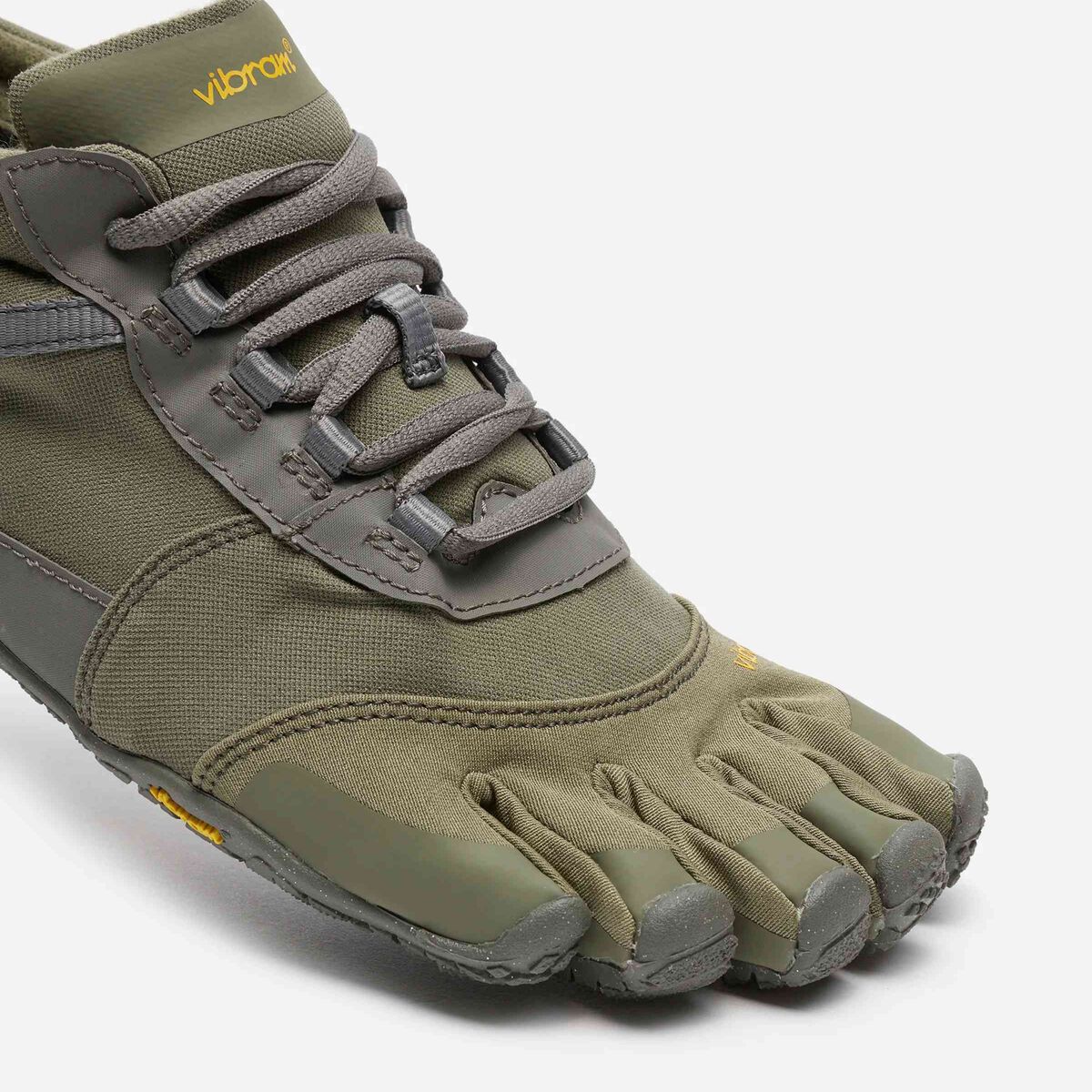 V-Trek インシュレーテッド ウィメンズ 斜めからの写真