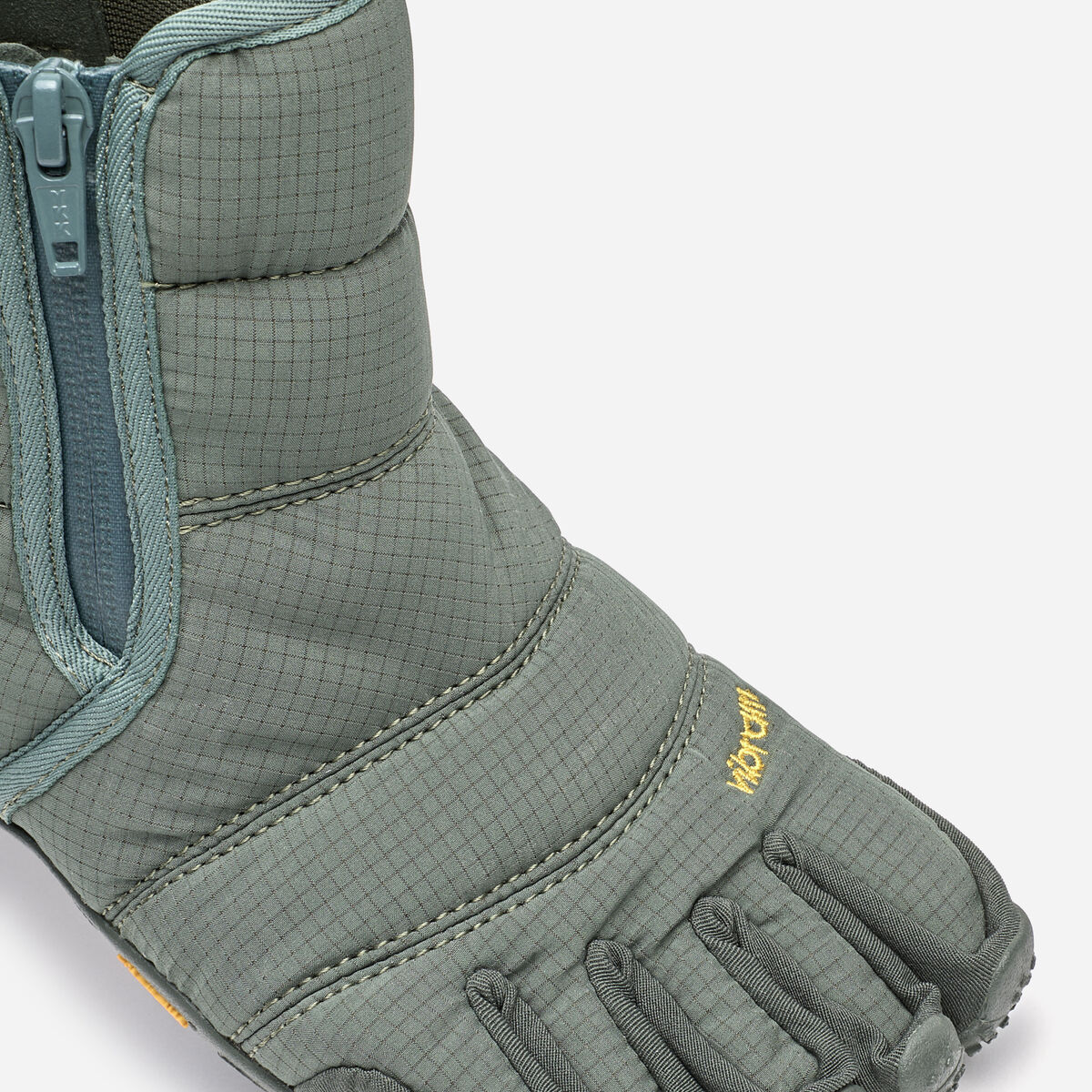 V-Lynx Women's three quarter photo