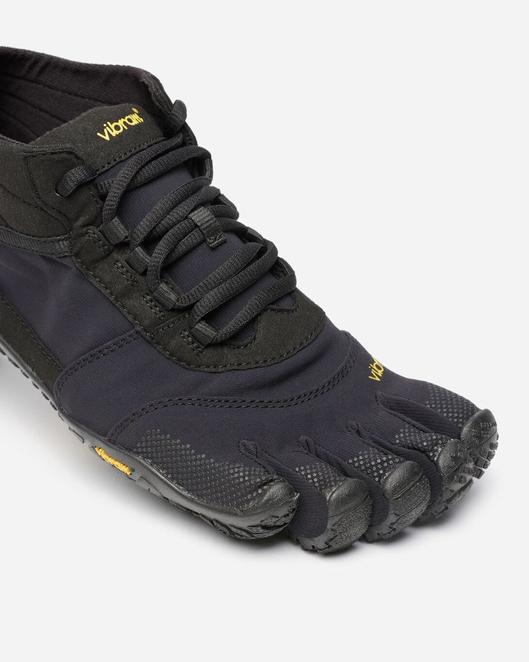 Five Fingers V-Trek Cut in half: Vibram Fivefingers V-Trek Review | RunRepeat main image 4
