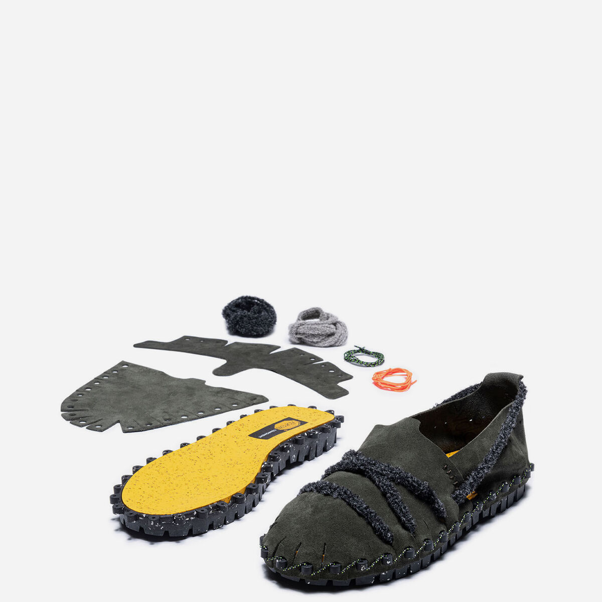 COMPONENT KIT Black/Forest three quarter photo