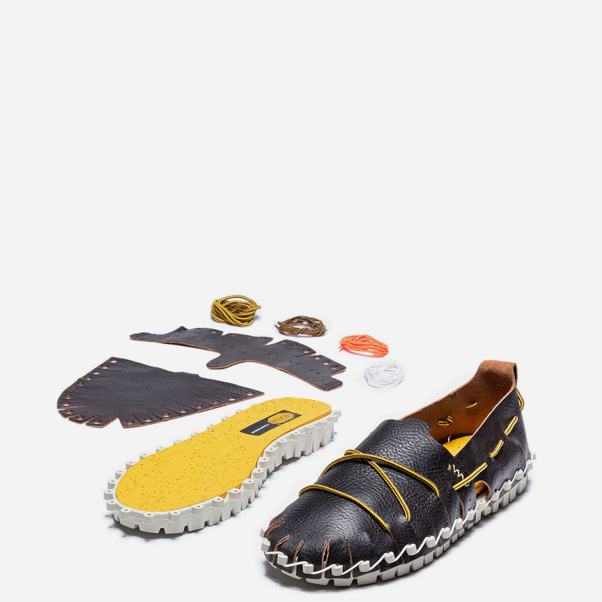 COMPONENT Ice w/Dark Brown three quarter photo