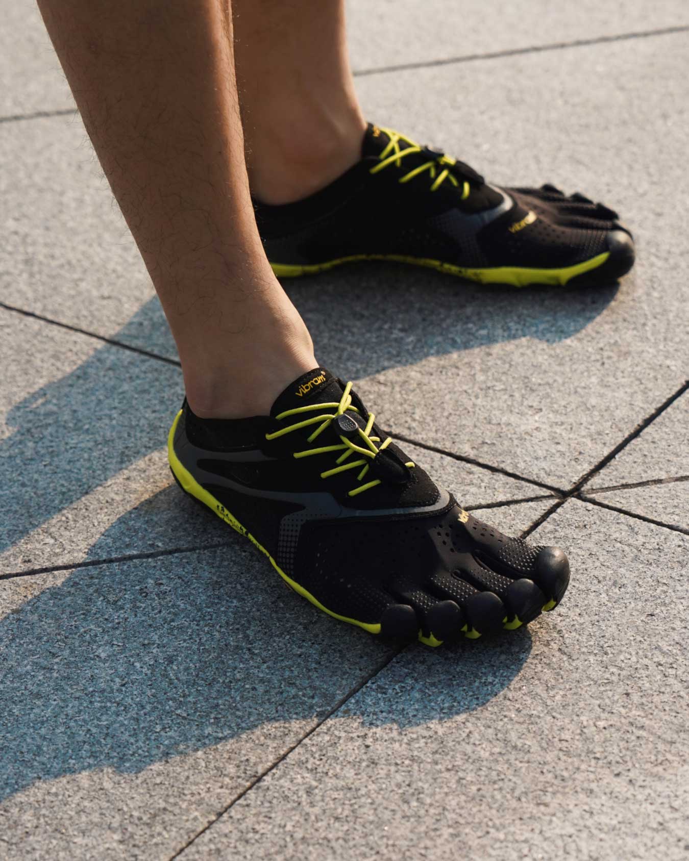 Individuals with webbed toes often think Vibram Five Fingers are